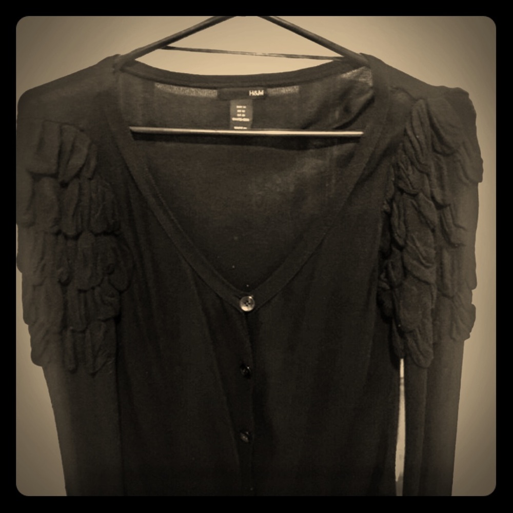 🎁 H&M 💫 Cardigan with Stylish Sleeve Detail ✨